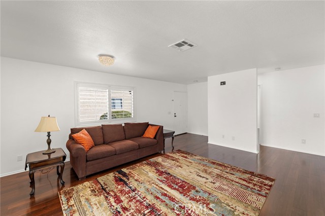 Detail Gallery Image 6 of 37 For 29228 Murrieta, Menifee,  CA 92586 - 2 Beds | 1 Baths