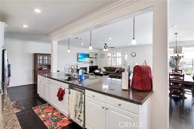 Detail Gallery Image 20 of 62 For 13122 Capricornio St, Riverside,  CA 92503 - 7 Beds | 4/1 Baths