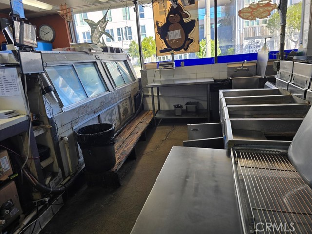 0, Los Angeles CA: https://media.crmls.org/medias/01d7c50e-1d4d-4a28-b4c3-a0a9af0da7b2.jpg