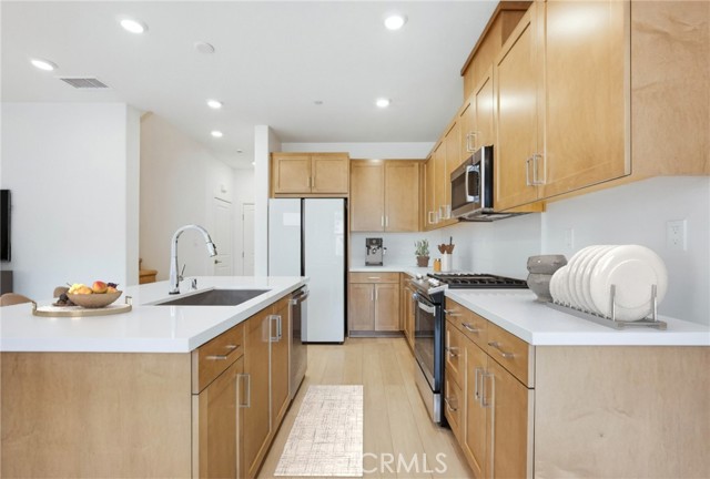 Detail Gallery Image 9 of 75 For 3925 Lavine, Corona,  CA 92883 - 3 Beds | 2/1 Baths