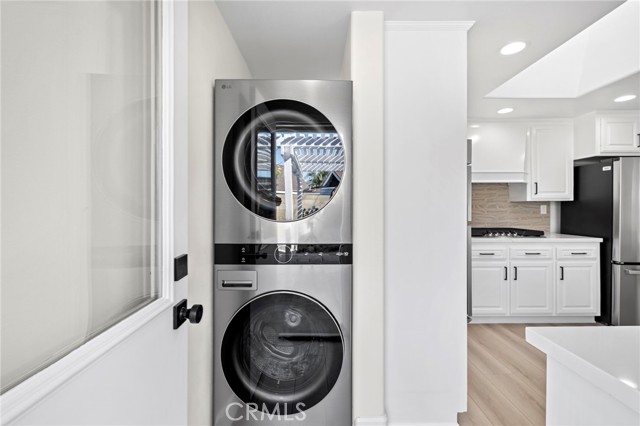 9351 Leilani Dr, Huntington Beach CA: https://media.crmls.org/medias/01d86d12-adf7-4655-a09f-cc034df192ac.jpg