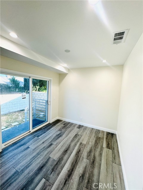 Detail Gallery Image 9 of 31 For 9318 Encino Ave, Northridge,  CA 91325 - 3 Beds | 3 Baths