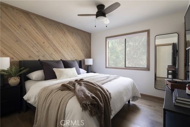 Detail Gallery Image 14 of 22 For 340 Crystal Lake Rd, Big Bear Lake,  CA 92315 - 4 Beds | 3 Baths