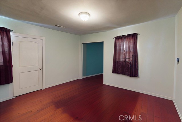 Detail Gallery Image 8 of 29 For 2372 W 29th, Los Angeles,  CA 90018 - – Beds | – Baths