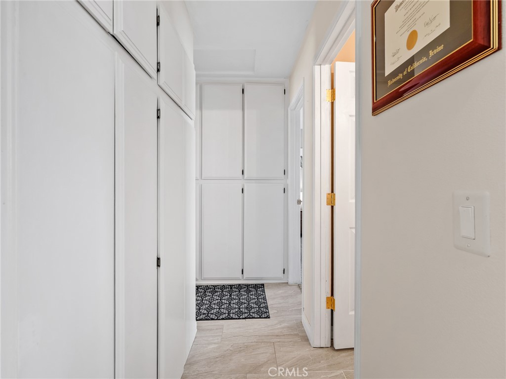 https://media.crmls.org/medias/01dbf348-17b0-404f-a229-5afc44c7292d.jpg?preset=X-Large