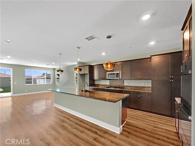 27117 Great Plains Court, Menifee CA: https://media.crmls.org/medias/01dbfa86-7716-4ede-ba2c-d9d5ee867b0b.jpg