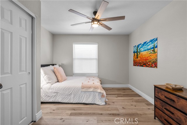 Detail Gallery Image 19 of 33 For 18554 Olympian Ct., Canyon Country,  CA 91351 - 5 Beds | 2/1 Baths