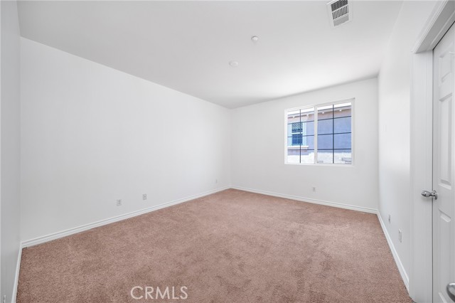 5662 Galasso Avenue, Fontana CA: https://media.crmls.org/medias/01dcf86d-a0e0-4fbf-8826-5a195ff70861.jpg