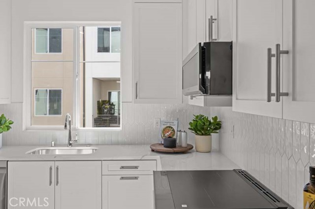 Detail Gallery Image 13 of 19 For 7256 Aura Cir, Huntington Beach,  CA 92647 - 2 Beds | 2/1 Baths