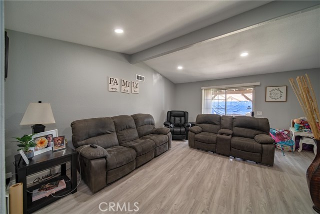 Detail Gallery Image 12 of 15 For 25035 Brodiaea Ave, Moreno Valley,  CA 92553 - 3 Beds | 2 Baths