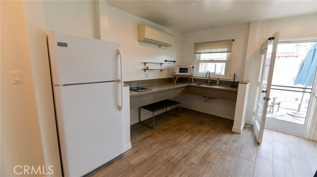 Detail Gallery Image 3 of 13 For 119 Coronado Ln #2,  San Clemente,  CA 92672 - 1 Beds | 1 Baths