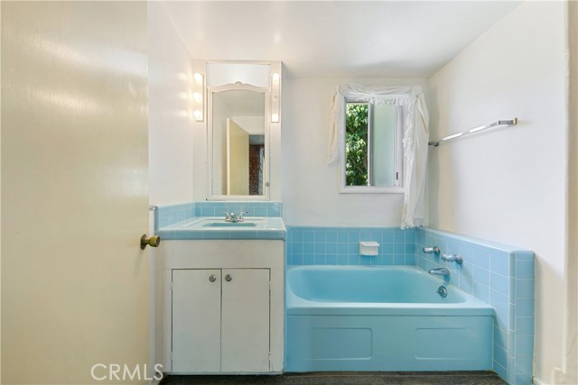 1534 Voorhees Avenue, Manhattan Beach, California 90260, 3 Bedrooms Bedrooms, ,3 BathroomsBathrooms,Residential,Sold,Voorhees,SB25164978