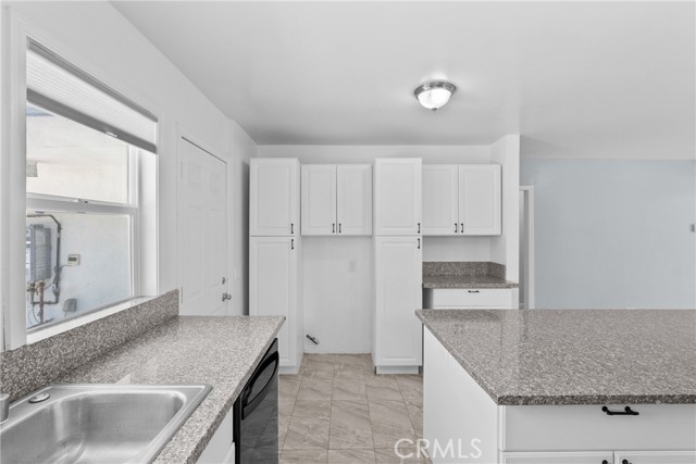 Detail Gallery Image 17 of 39 For 1904 Armacost Ave, Los Angeles,  CA 90025 - 3 Beds | 2 Baths
