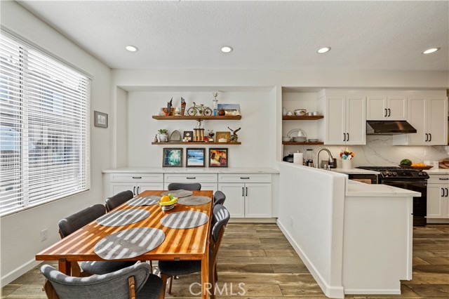 01e1030e Fbdf 417a B94b 7a7c4a96320d