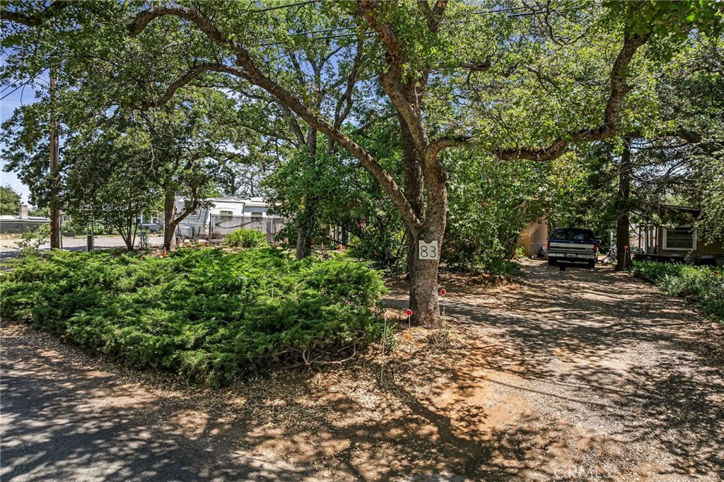 https://media.crmls.org/medias/01e11592-2af3-4dcb-853c-987a1798f0a4.jpg?preset=X-Large