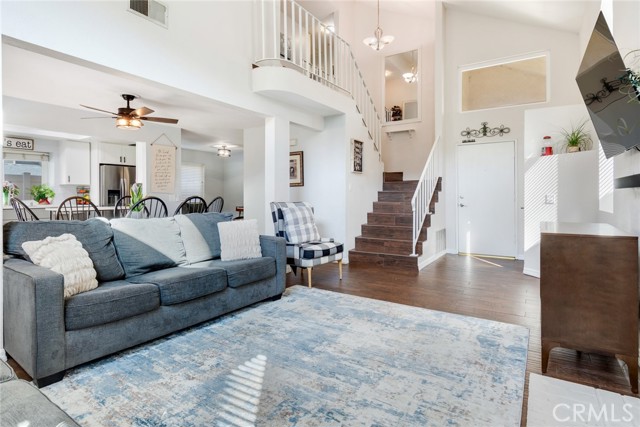 Detail Gallery Image 6 of 34 For 12840 Mayflower Ct, Riverside,  CA 92503 - 3 Beds | 2/1 Baths