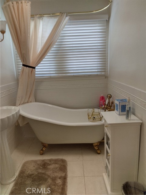 Detail Gallery Image 7 of 25 For 1035 Medford Rd, Pasadena,  CA 91107 - 3 Beds | 2 Baths