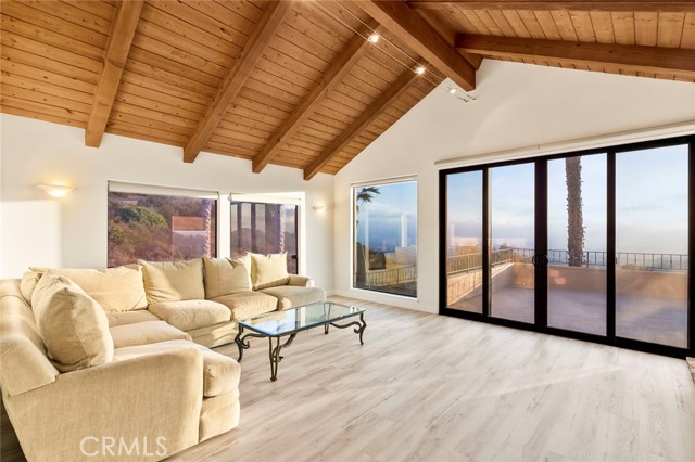 Detail Gallery Image 8 of 50 For 3696 Camino De Las Lomas, Vista,  CA 92084 - 3 Beds | 2/1 Baths