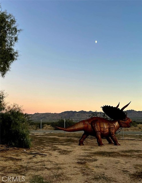 Detail Gallery Image 25 of 32 For 65076 E Broadway, Joshua Tree,  CA 92252 - 2 Beds | 1 Baths