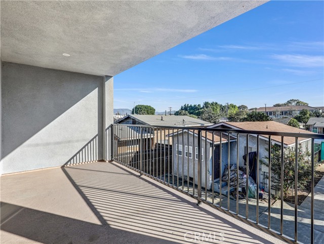 Detail Gallery Image 19 of 27 For 1231 1/2 S Rowan Ave #1/2,  Los Angeles,  CA 90023 - 4 Beds | 4 Baths