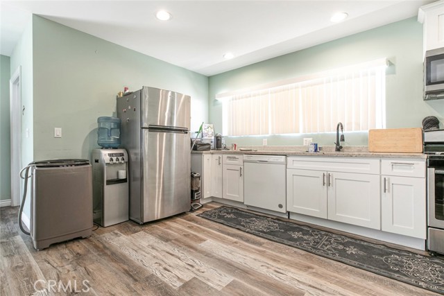 11024 Peoria Street, Sun Valley CA: https://media.crmls.org/medias/01e37d9c-9a71-4500-aa22-5ec4889cc3c6.jpg