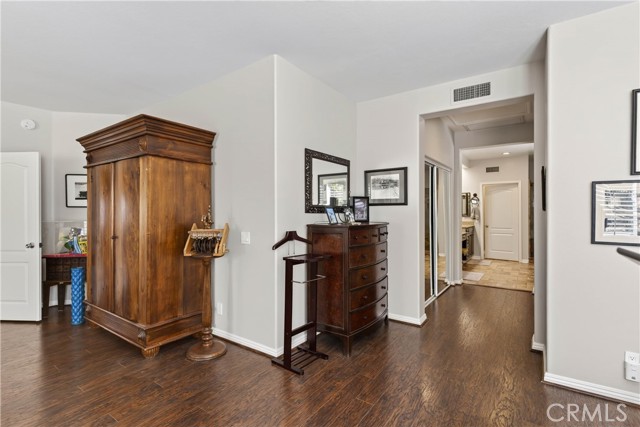 24255 Hillhurst photo 27
