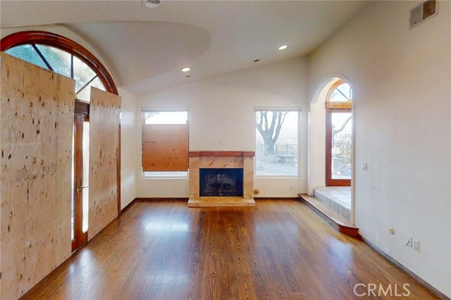 Detail Gallery Image 3 of 44 For 24114 Wildwood Canyon Rd, Newhall,  CA 91321 - 5 Beds | 4 Baths