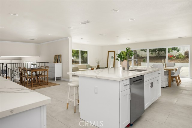 19201 Barrett Lane, North Tustin CA: https://media.crmls.org/medias/01e5c7e5-1d86-43a5-a090-7a41d774aa01.jpg