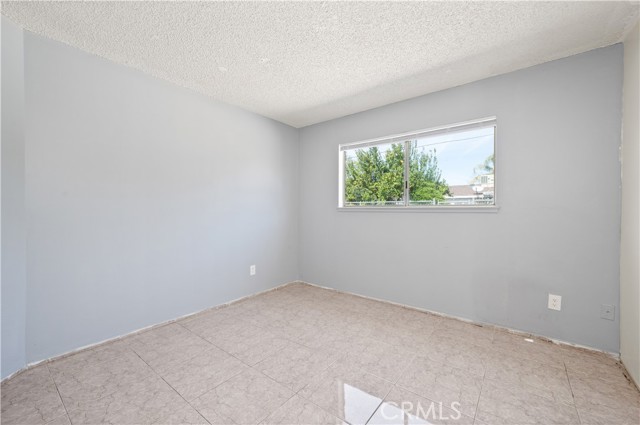 Detail Gallery Image 18 of 48 For 21015 Cedarfalls Dr, Saugus,  CA 91350 - 3 Beds | 2 Baths