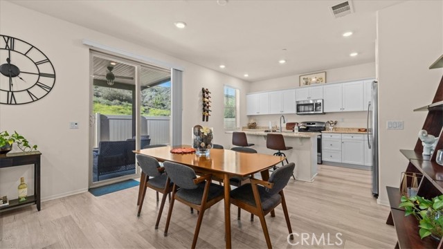 Detail Gallery Image 8 of 40 For 17114 Gray Pine Pl, San Bernardino,  CA 92407 - 3 Beds | 2/1 Baths