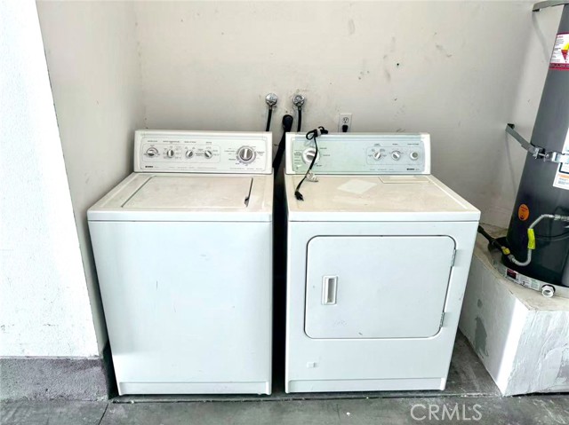 1505 elk grove, Irvine CA: https://media.crmls.org/medias/01e7b95d-576f-433a-a15d-f79ad57979cd.jpg