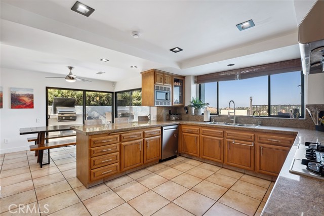 Detail Gallery Image 19 of 67 For 4372 Park Vicente, Calabasas,  CA 91302 - 4 Beds | 4/1 Baths
