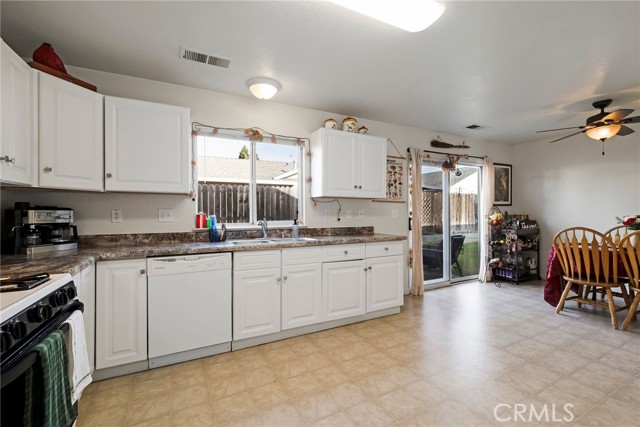 Detail Gallery Image 12 of 30 For 184 Remington Dr, Chico,  CA 95928 - 3 Beds | 2 Baths