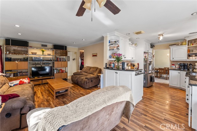 Detail Gallery Image 11 of 27 For 1160 via Ravenna, Redlands,  CA 92374 - 3 Beds | 2/1 Baths