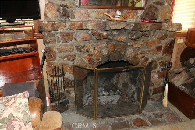 Detail Gallery Image 19 of 23 For 842 Eureka Dr, Big Bear Lake,  CA 92315 - 2 Beds | 1 Baths