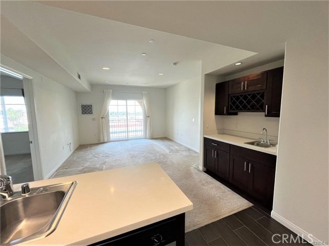 Detail Gallery Image 7 of 22 For 11 S 3rd St #227 #227,  Alhambra,  CA 91801 - 2 Beds | 2/1 Baths