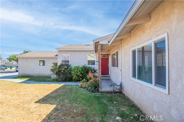 13303 Judah Avenue, Hawthorne CA: https://media.crmls.org/medias/01ea7f71-0ad3-45a4-a352-c8224d8bdc83.jpg