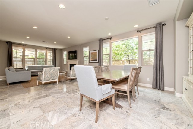 Detail Gallery Image 6 of 42 For 120 Tomato Springs, Irvine,  CA 92618 - 4 Beds | 3/1 Baths