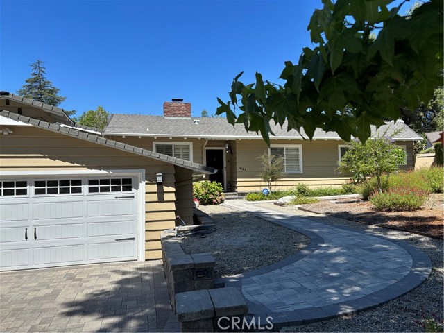 1631 Leycross Drive, La Canada Flintridge CA: https://media.crmls.org/medias/01eb7e66-bbb3-4cf7-8203-0c947b76d711.jpg