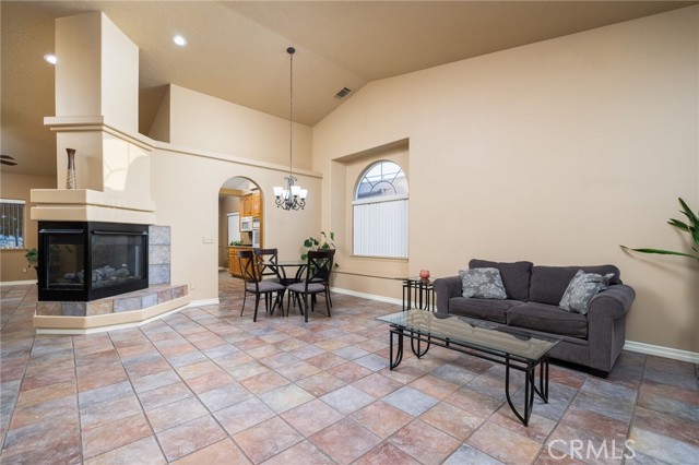18463 Orange Street, Hesperia CA: https://media.crmls.org/medias/01ec429f-17ab-45f6-84f2-05510b3bdab4.jpg