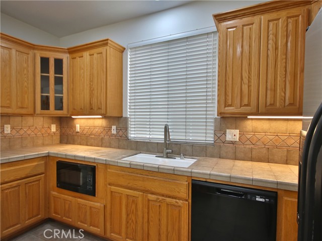 504 Dahlia Avenue, Corona del Mar CA: https://media.crmls.org/medias/01ec6f45-cd87-4c42-bf8a-f8957432911d.jpg
