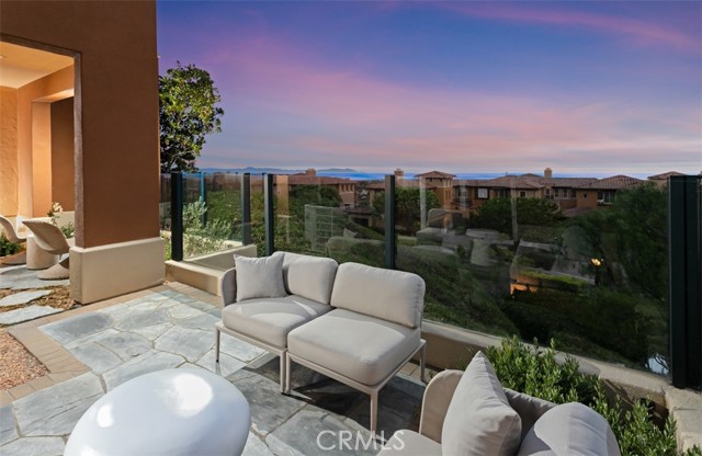 7 Suprema Drive, Newport Coast CA: https://media.crmls.org/medias/01ed6438-2161-4913-ac3b-d584a027e24e.jpg