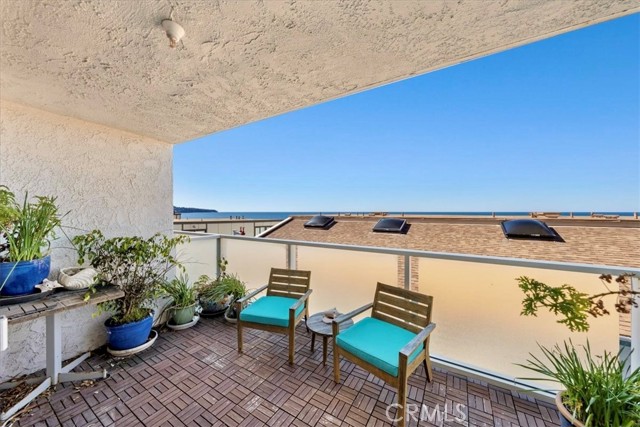 615 Esplanade, Redondo Beach CA: https://media.crmls.org/medias/01edd08c-55f3-47f3-9ca6-a48adf77a162.jpg