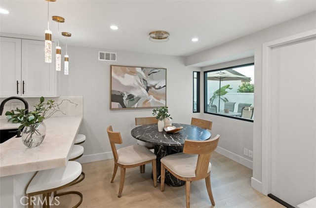 Detail Gallery Image 19 of 43 For 10 White Water Dr, Corona Del Mar,  CA 92625 - 2 Beds | 2 Baths