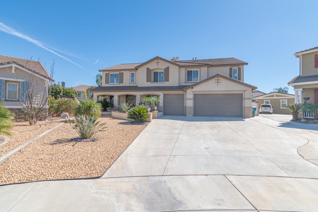 Detail Gallery Image 4 of 52 For 32836 Whitehaven Ct, Menifee,  CA 92584 - 5 Beds | 3/1 Baths