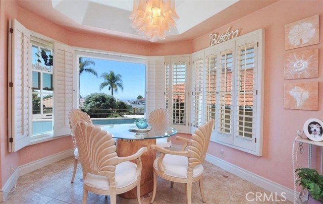 30120 Avenida Celestial, Rancho Palos Verdes CA: https://media.crmls.org/medias/01ee8291-c321-4ac4-a390-9c9ee5b00f81.jpg