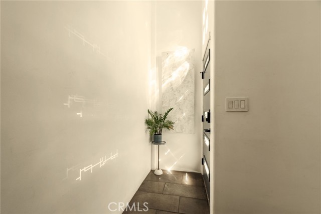 Detail Gallery Image 17 of 31 For 610 9th St a,  Hermosa Beach,  CA 90254 - 3 Beds | 2/1 Baths