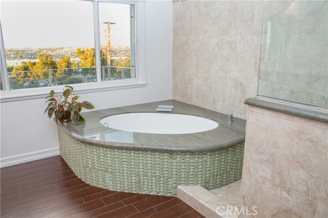Detail Gallery Image 20 of 48 For 229 via Pasqual, Redondo Beach,  CA 90277 - 4 Beds | 4 Baths