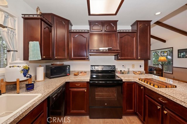 815 Chamois, Crestline, CA 92325