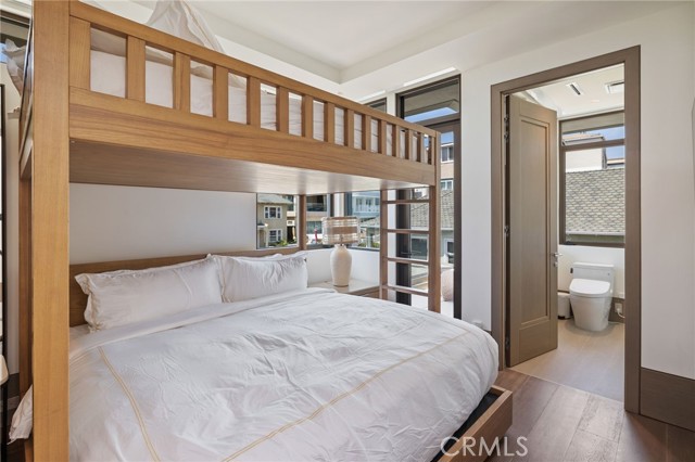 716 The Strand, Manhattan Beach CA: https://media.crmls.org/medias/01f0061b-107a-46a8-a47f-603dd803a25d.jpg
